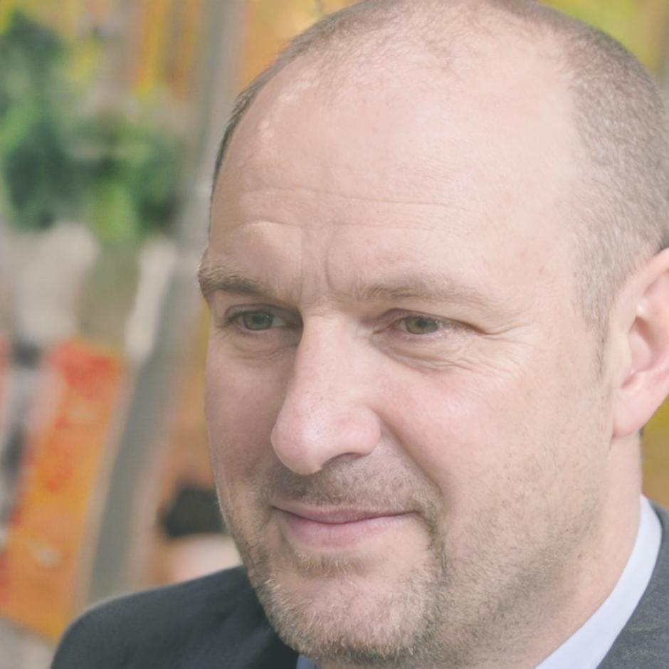 Portrait de Bastien Lemarchand, formateur expert en levée de fonds